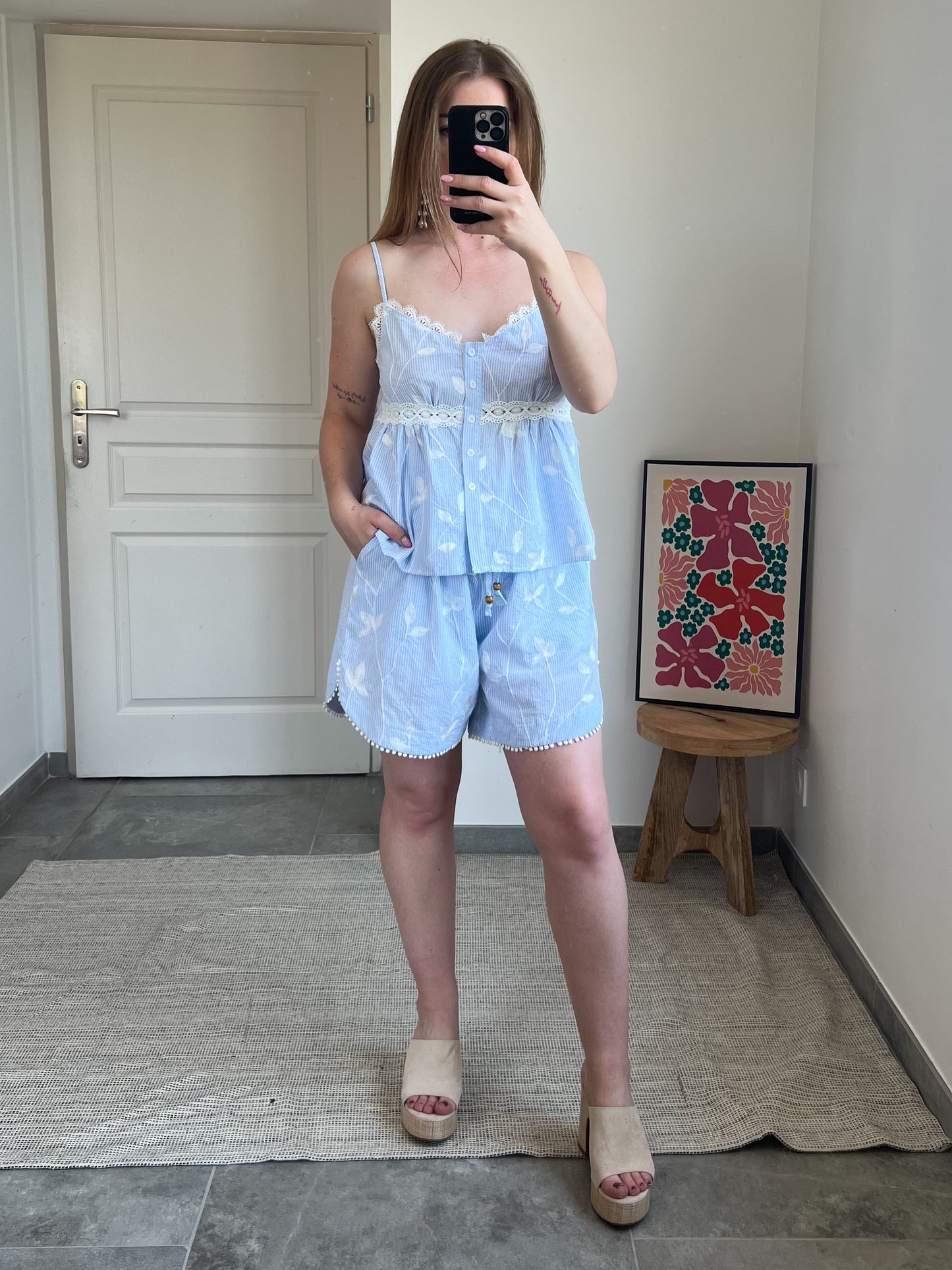 Short LINDSAY