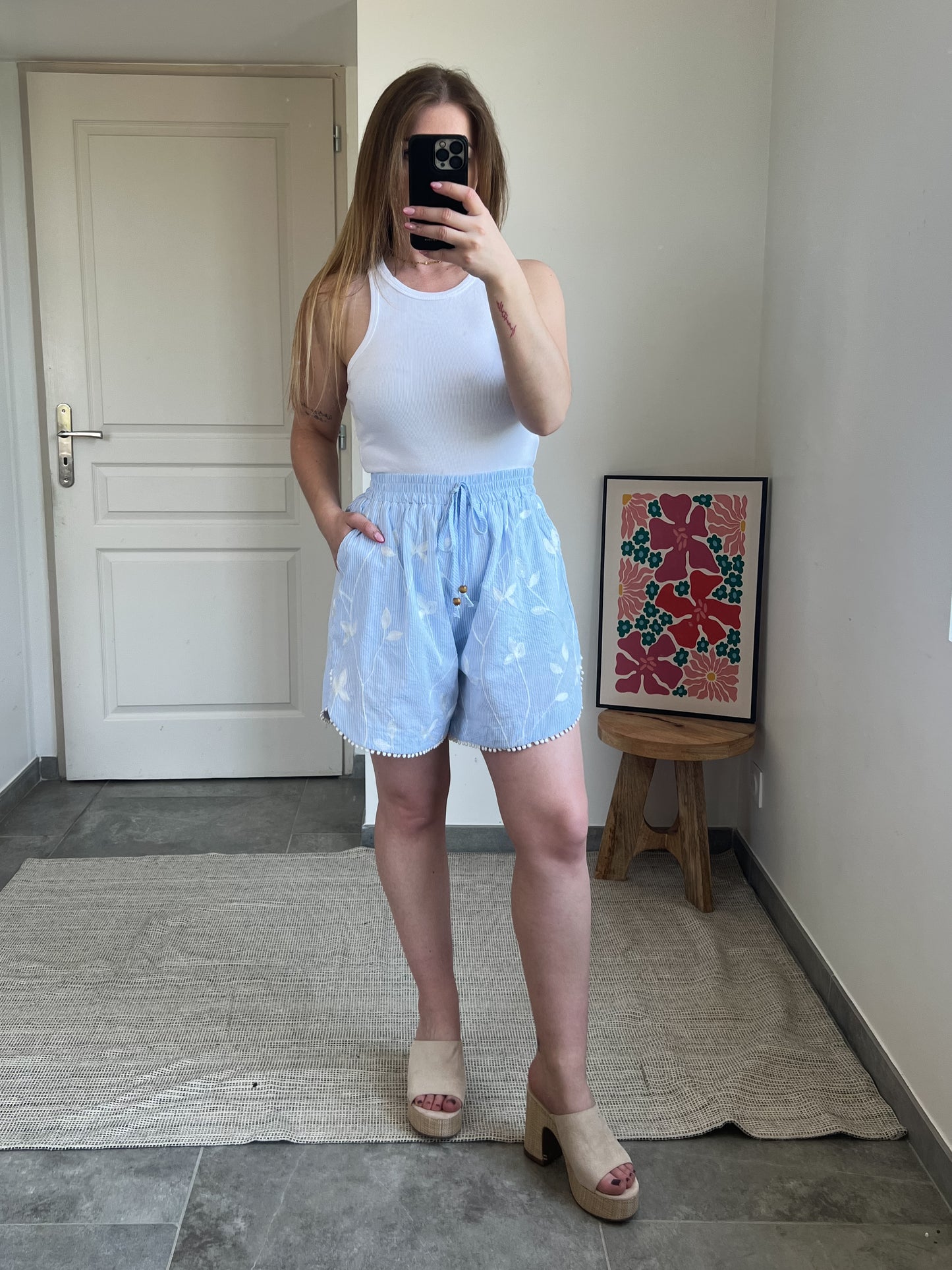 Short LINDSAY